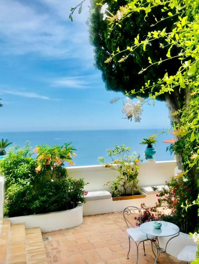Les Lilas Roquebrune-Cap-Martin Bagian luar foto